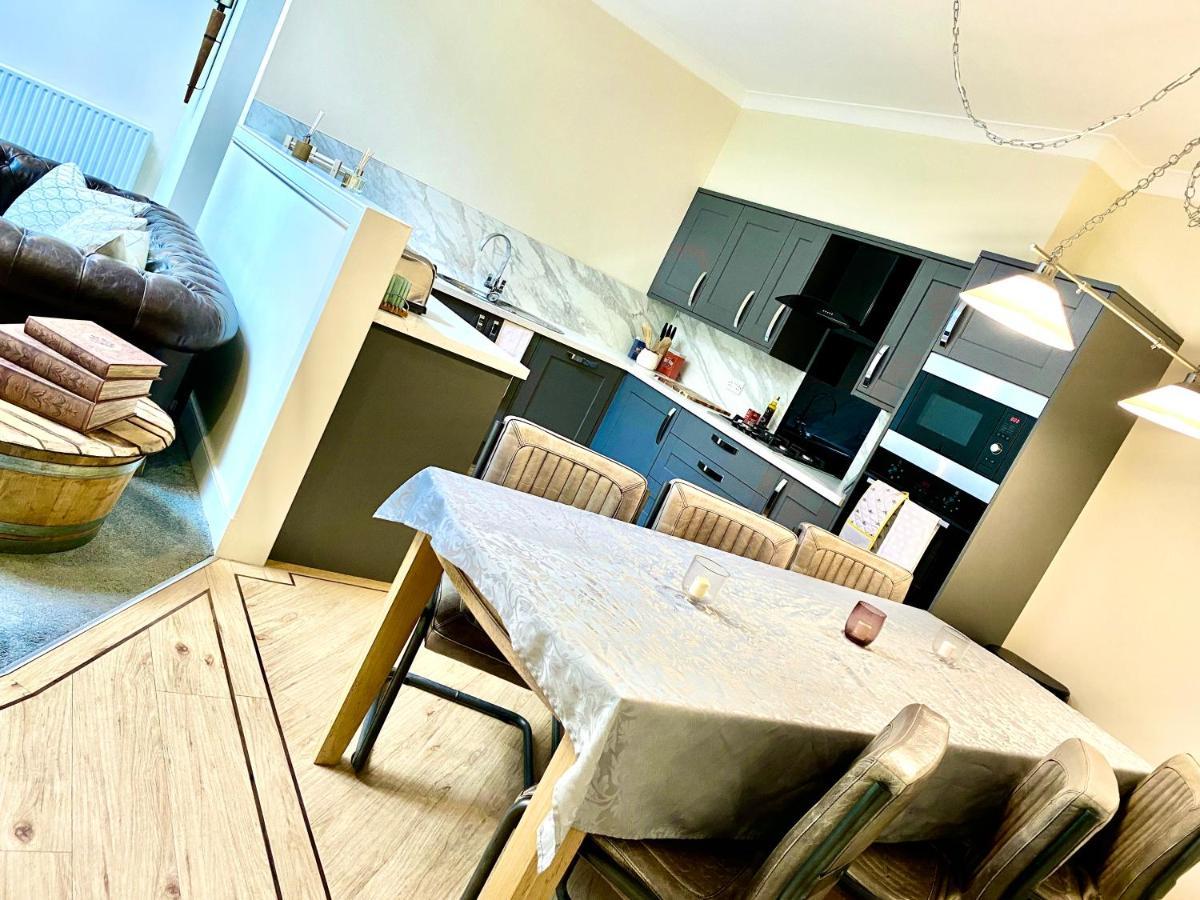 Serviced Accommodation Moray Lesmurdie House, Elgin - Free Parking, Free Wifi Extérieur photo