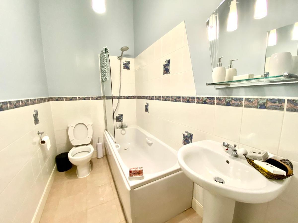 Serviced Accommodation Moray Lesmurdie House, Elgin - Free Parking, Free Wifi Extérieur photo