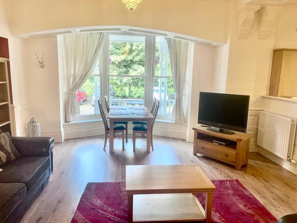 Serviced Accommodation Moray Lesmurdie House, Elgin - Free Parking, Free Wifi Extérieur photo